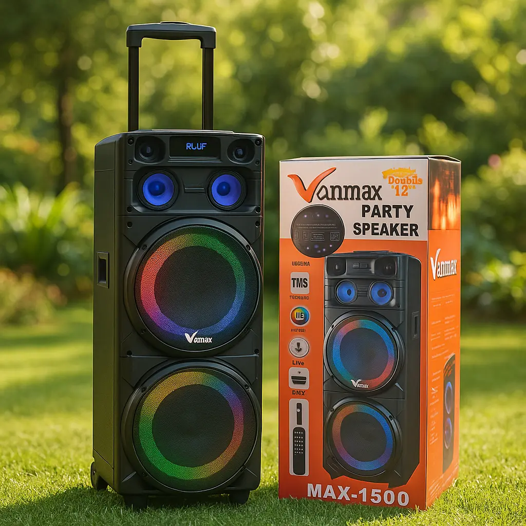 اسپیکر وانمکس Max1500 سه‌بعدی با پس‌زمینه باغ
